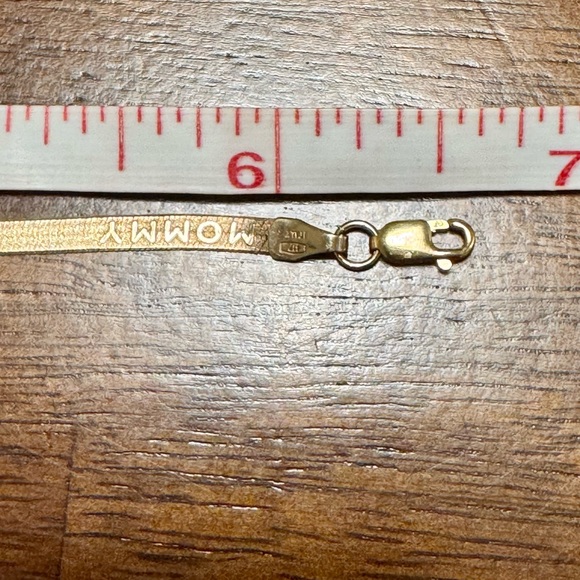 10K Solid Gold ‘I ♡ MY MOMMY’ Bracelet - Picture 5 of 6